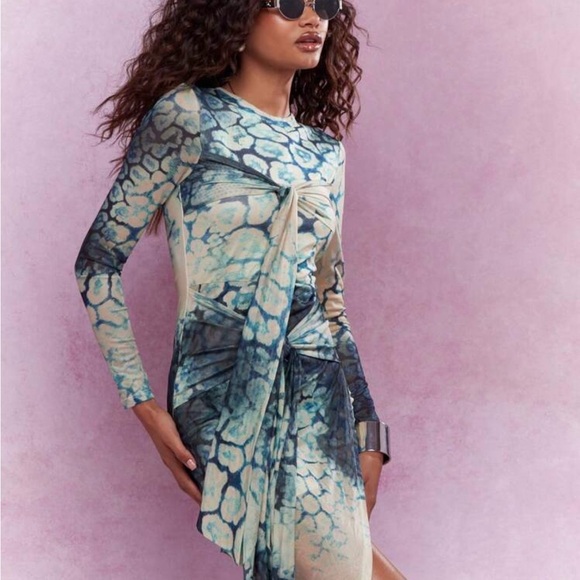 Missguided Dresses & Skirts - Women's Long Sleeve Printed Maxi Dress